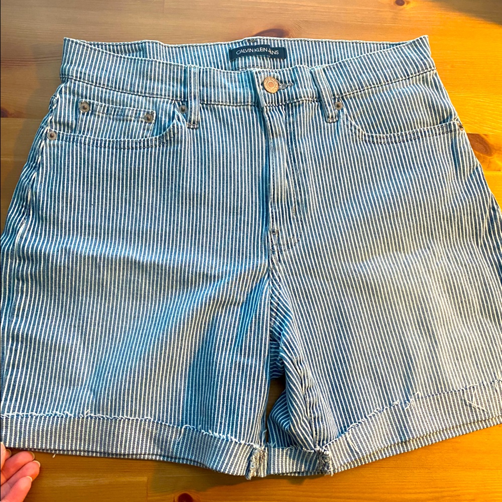 Calvin Klein Pinstripe Shorts 🌅